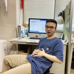 Lingxiao Ouyang