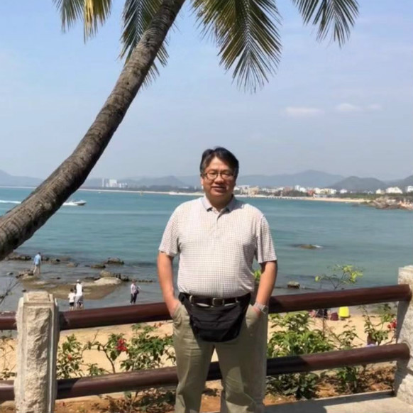 Shunlai Li