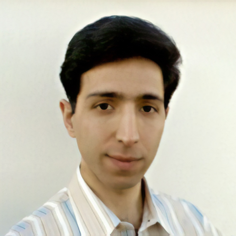 Omid Akhavan