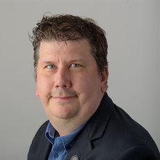 Darren Barton