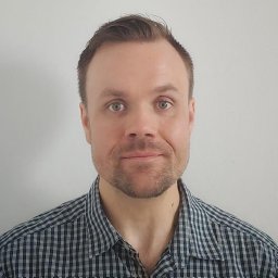 Daniel J Cooper