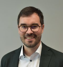 Leonhardt  Tim