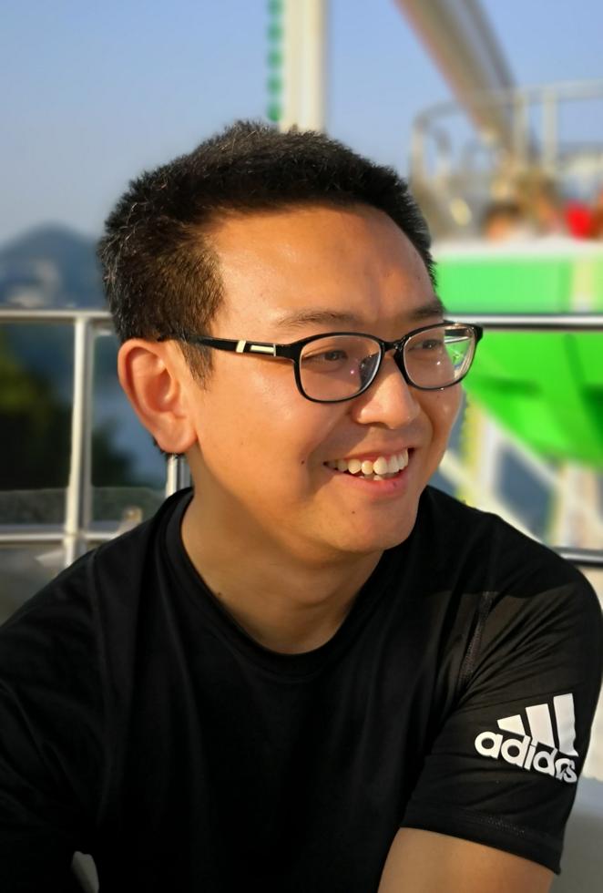 Dongwei Ren
