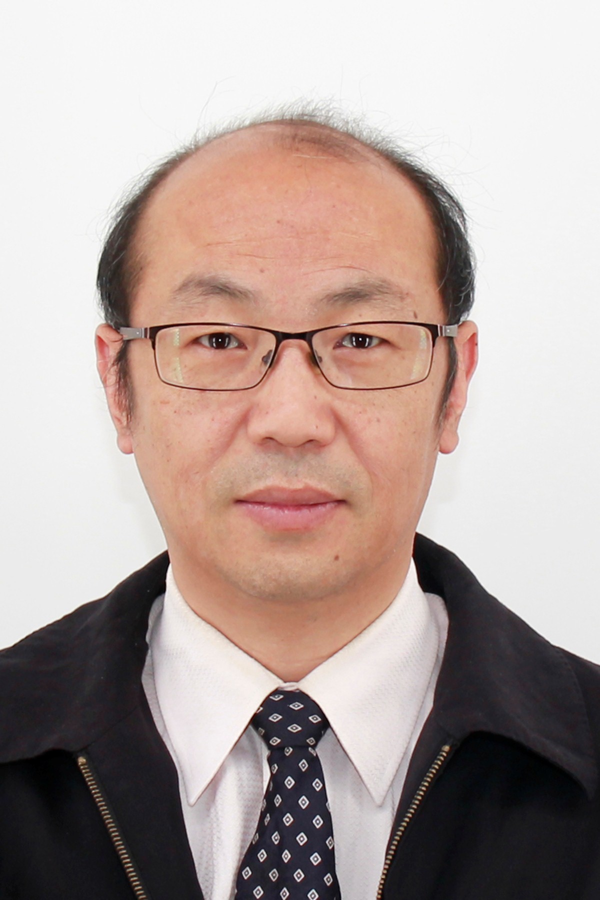 Xinyu Hou