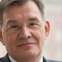 Florian J Schweigert