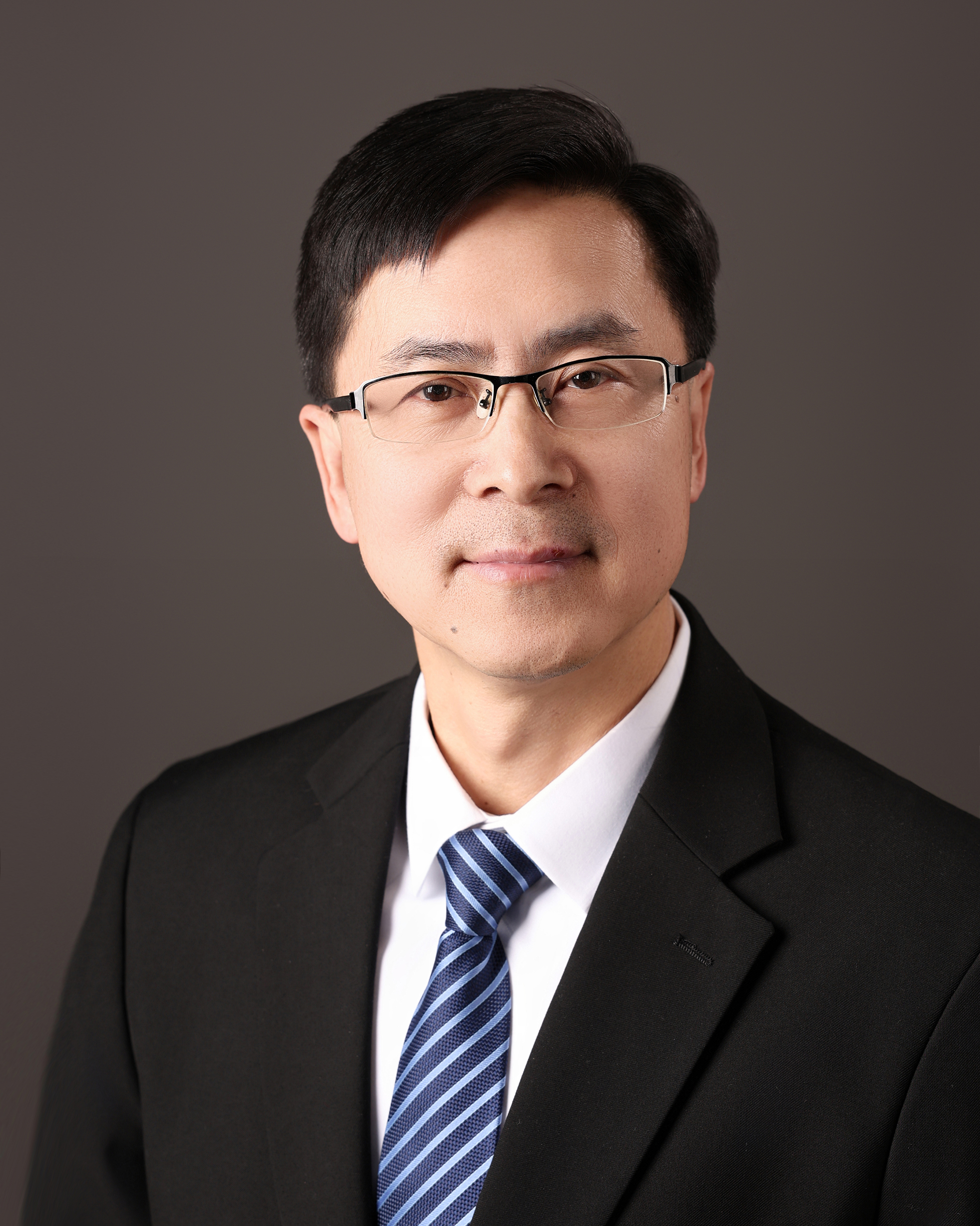 Xinqiang He