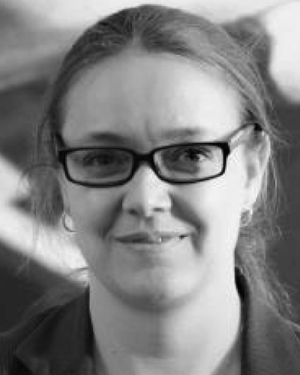 Angelika Peer