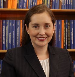 Laura V Alvarez