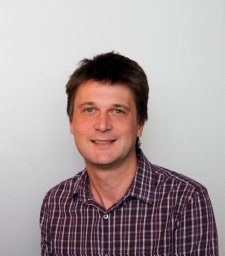 Alastair P. Hibbins