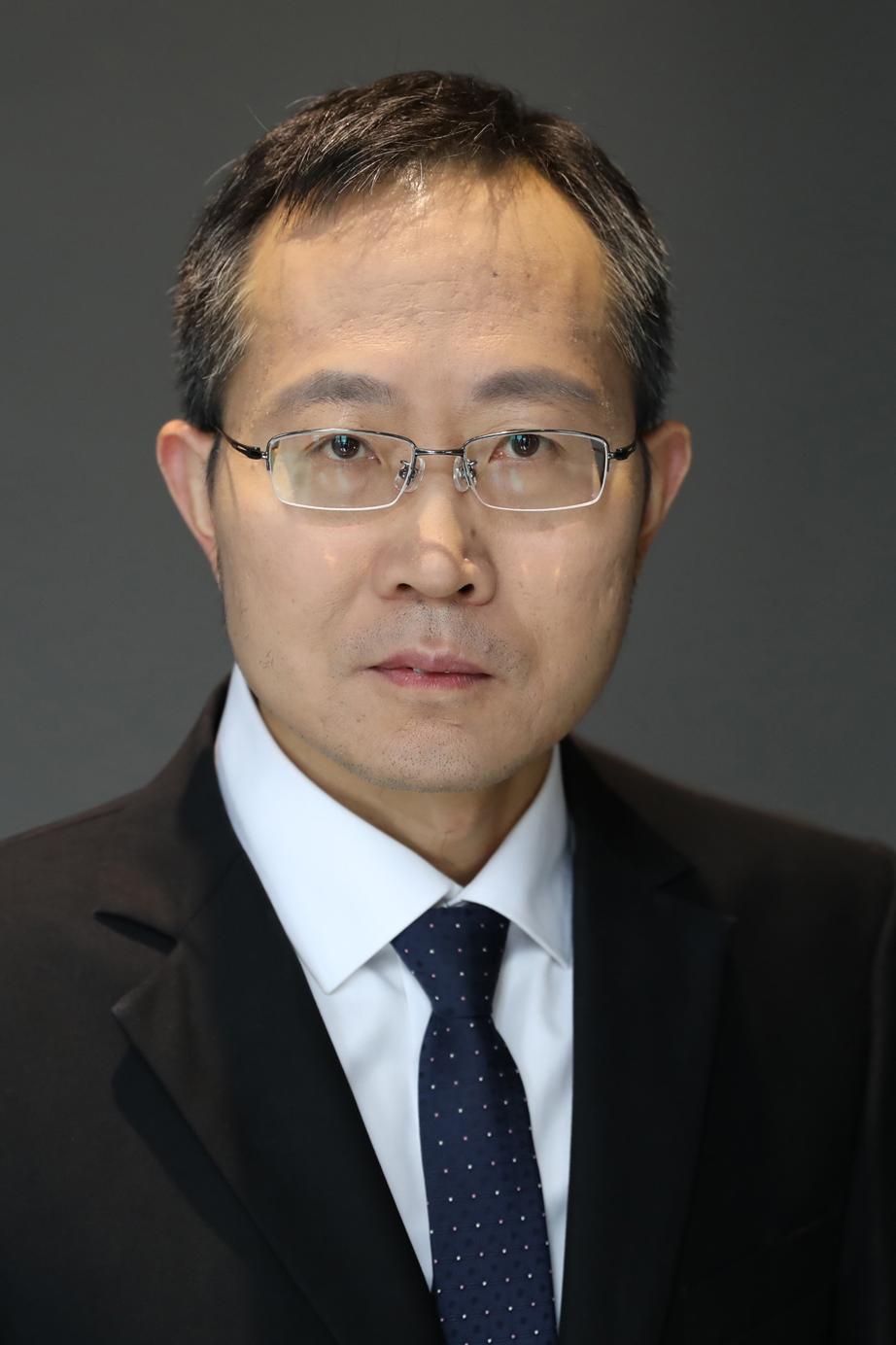Guoqiang Zhang