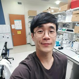 Song Yong-Seok
