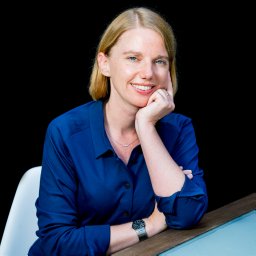 Anke M Tukker