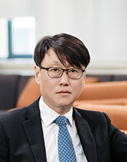 Sung Ha Hwang