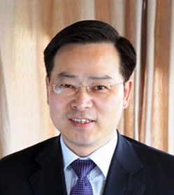 Huanlong Qin