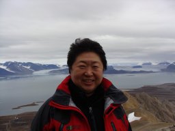 Hong Kum Lee