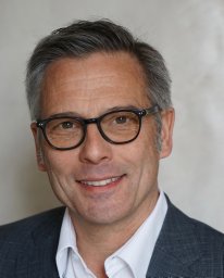 Hans J Moebius
