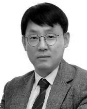 Dong-Su Kang