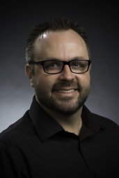 Luke R Potwarka