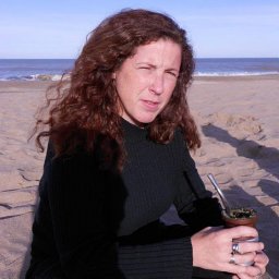 Julia B. Desojo