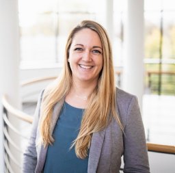 Laura Marie Edinger-Schons