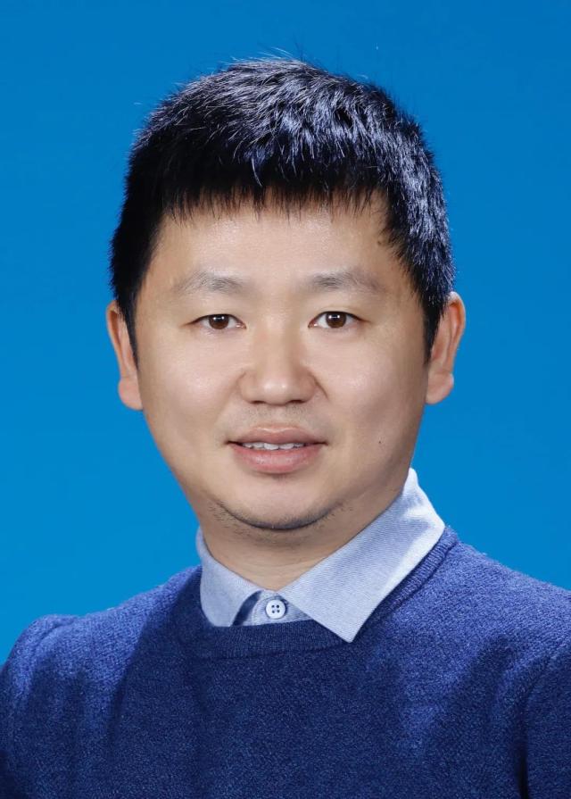 Lei Zhong