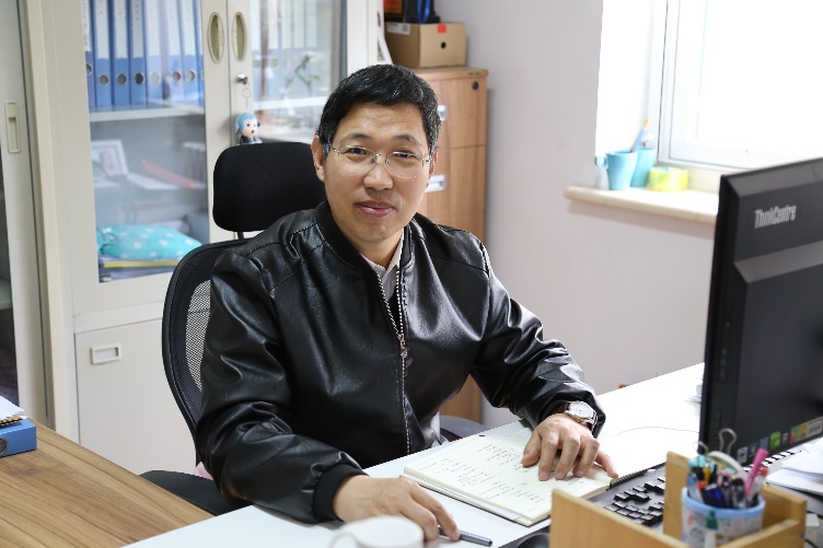 Xianliang Song