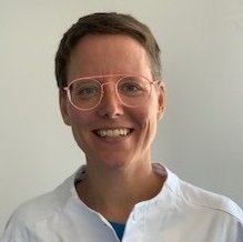 Barbara J Holzknecht
