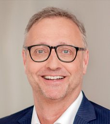 Eugen Leo