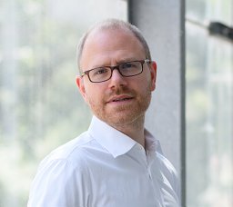 Jochen E. Gebauer