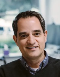 Lukas Chavez Kuss