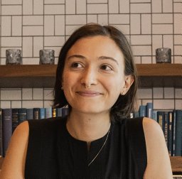 Stephanie Claudino Daffara