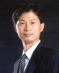 Kyoung Mu Lee