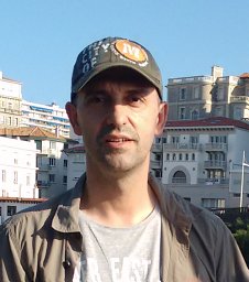 Jose Luis Flores