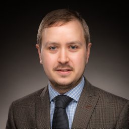 Alexander J G Lunt