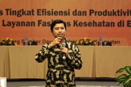 Aam Slamet Rusydiana