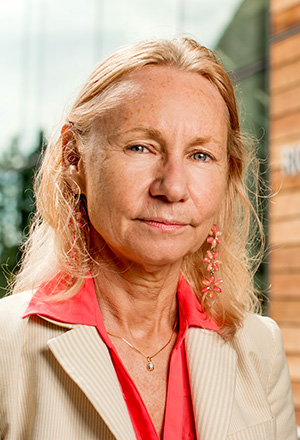 Alice M Agogino