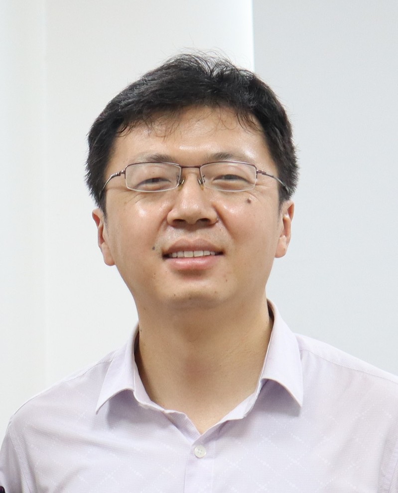 Qiang He