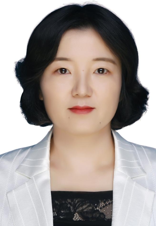 Fangfang Li