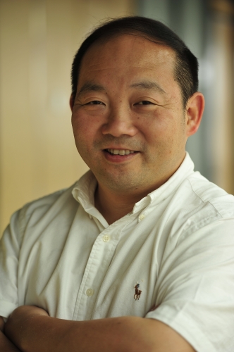 Lun Zhang