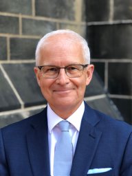 David R Fearn