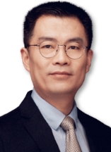 Xinyu Yang