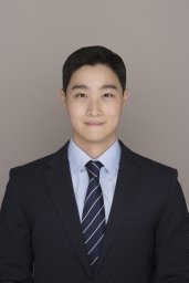 Kyung Seok Woo
