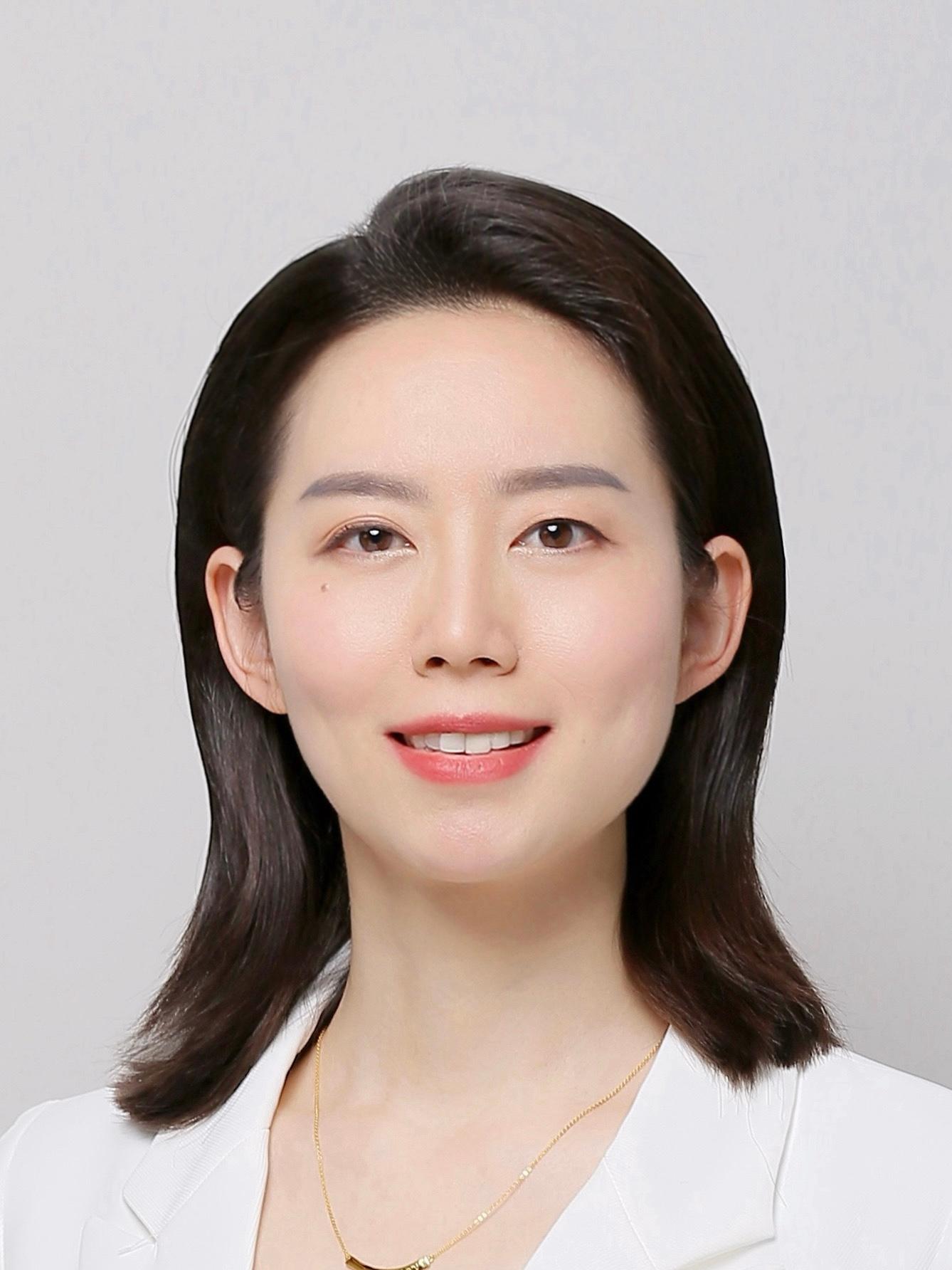 Xiaoru Liu