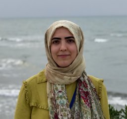 Maryam Farahnak-Ghazani