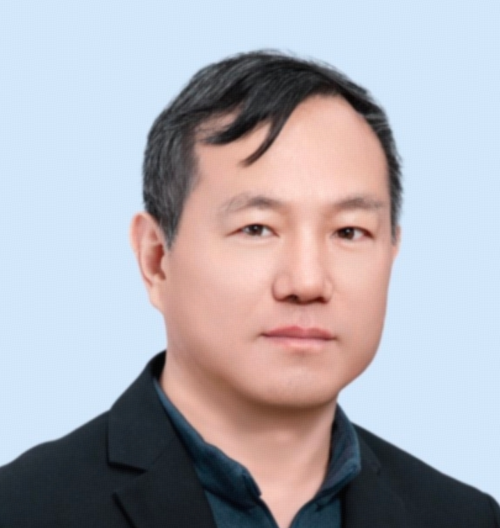 Zhenming Dong
