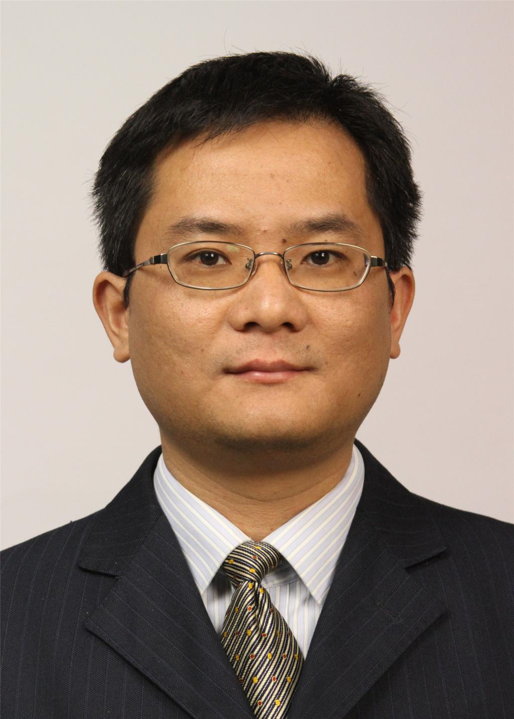Zhi Li