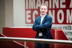 Simon Koschut