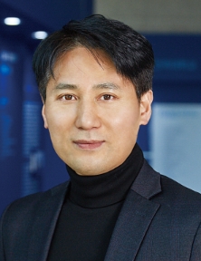 Yun Suk Huh