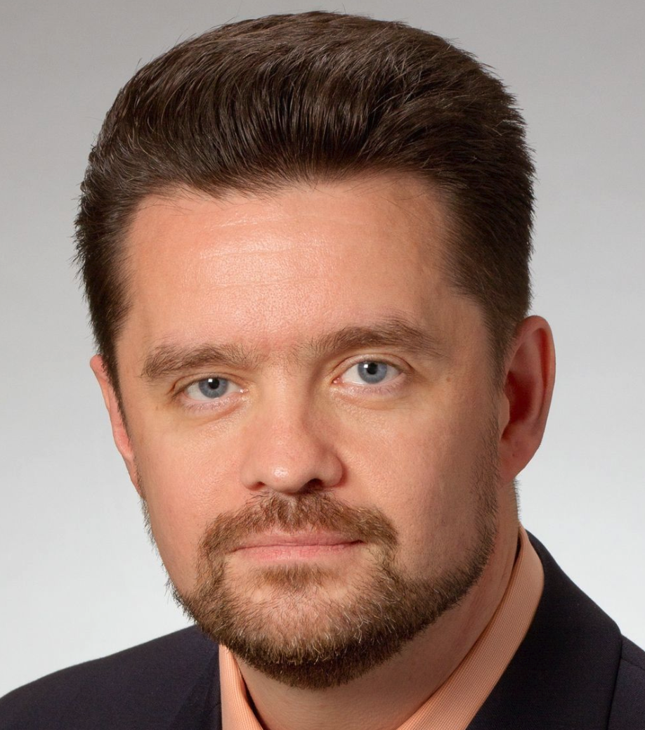 Daniel J. Curry