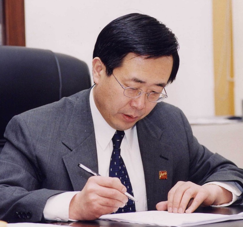 Daqun Liu